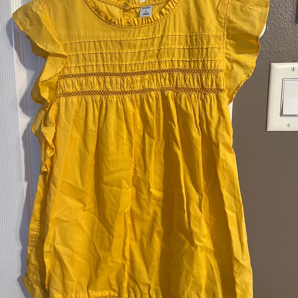 Old navy yellow top